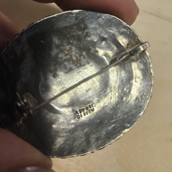 Oval Brooch With Carnilian - Picture 2 of 2